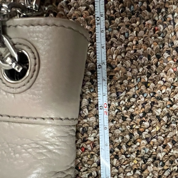 Tory Burch Britten Leather Slouchy Tote - Picture 14 of 14